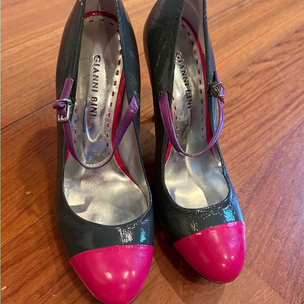 Gianni Bini Black and Pink Heels